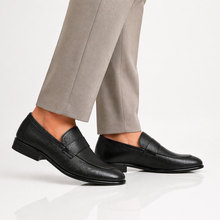 Cario #807 - Black
